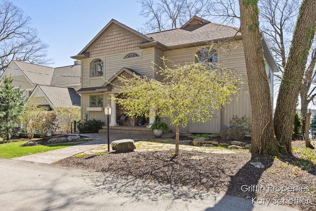 7220 Wilkinson Drive, Rockford, MI 49341