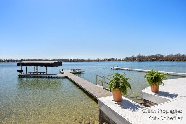 7220 Wilkinson Drive, Rockford, MI 49341