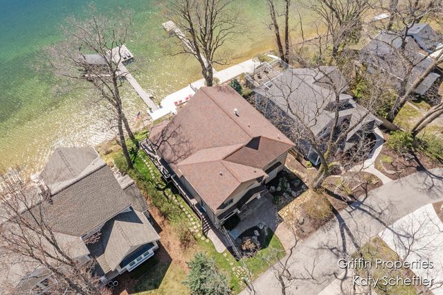 7220 Wilkinson Drive, Rockford, MI 49341