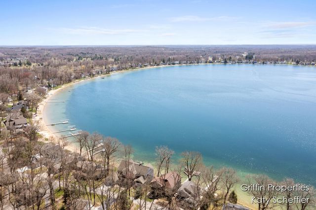 7220 Wilkinson Drive, Rockford, MI 49341