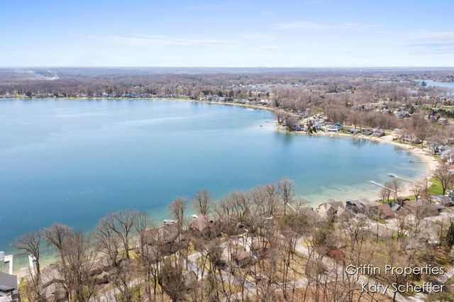 7220 Wilkinson Drive, Rockford, MI 49341