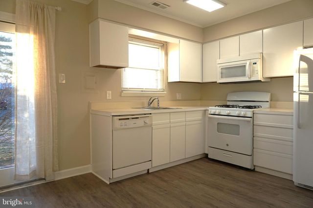 139 EAVES MILL RD, Medford, NJ 08055