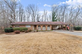 4225 Walnut Circle, Flowery Branch, GA 30542