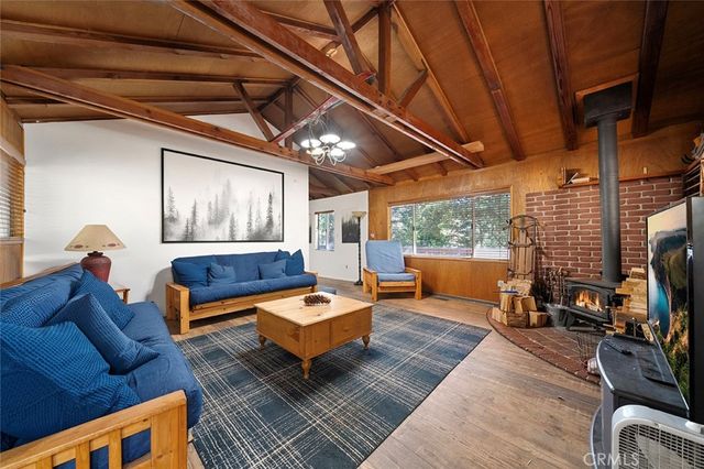 330 Canyon Drive, Cedarpines Park, CA 92322