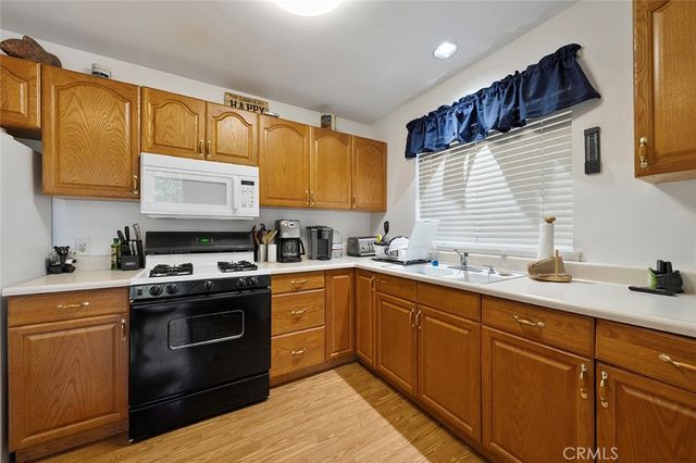 330 Canyon Drive, Cedarpines Park, CA 92322