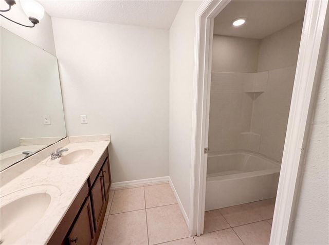 4876 GRASSY KNOLL DRIVE, Tavares, FL 32778