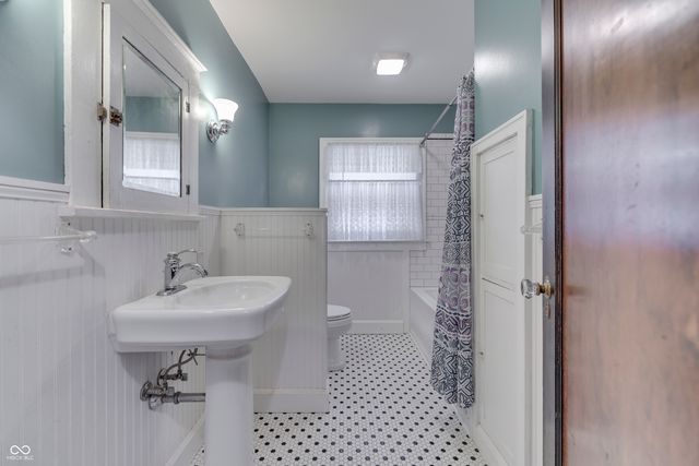 328 N Ridgeview Drive, Indianapolis, IN 46219