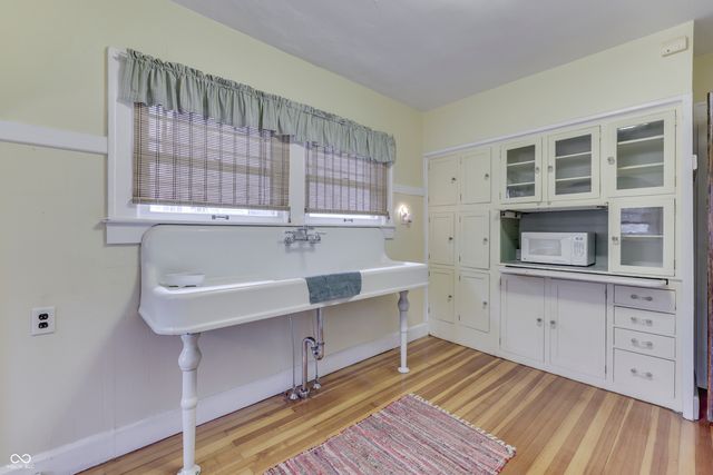 328 N Ridgeview Drive, Indianapolis, IN 46219