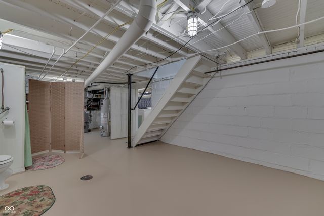 328 N Ridgeview Drive, Indianapolis, IN 46219