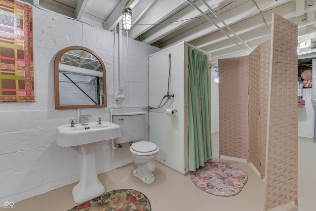 328 N Ridgeview Drive, Indianapolis, IN 46219