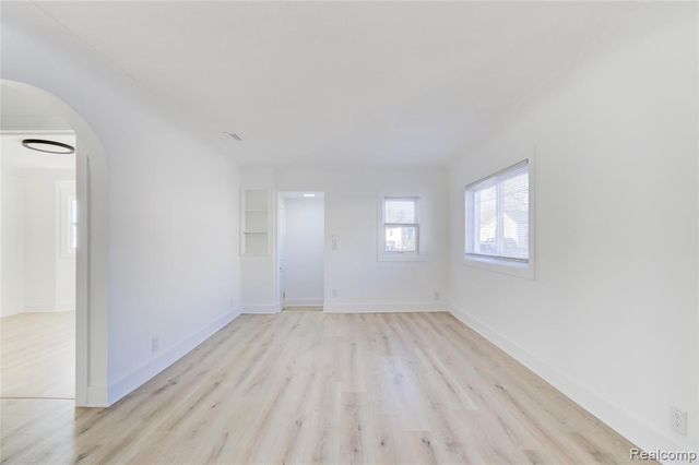 27740 Bohnhoff Street, Roseville, MI 48066