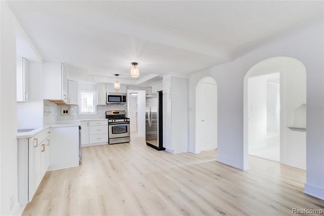 27740 Bohnhoff Street, Roseville, MI 48066