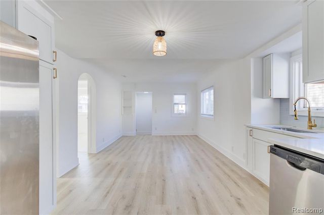 27740 Bohnhoff Street, Roseville, MI 48066