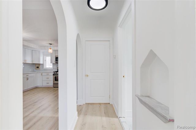 27740 Bohnhoff Street, Roseville, MI 48066