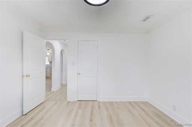 27740 Bohnhoff Street, Roseville, MI 48066