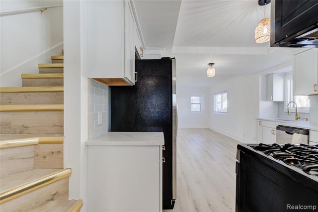 27740 Bohnhoff Street, Roseville, MI 48066