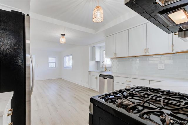 27740 Bohnhoff Street, Roseville, MI 48066