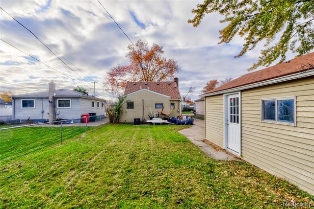 27740 Bohnhoff Street, Roseville, MI 48066