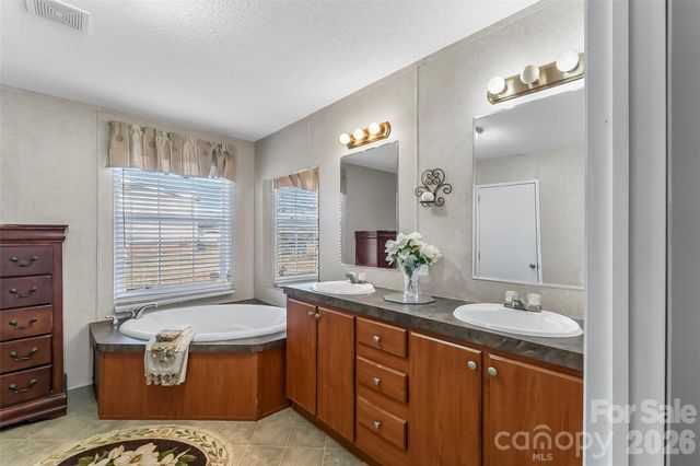 5013 Angelina Drive, Dallas, NC 28034