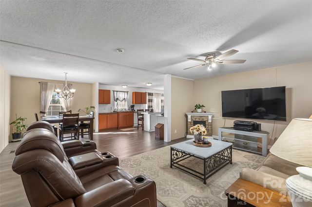 5013 Angelina Drive, Dallas, NC 28034