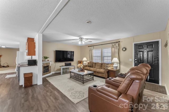 5013 Angelina Drive, Dallas, NC 28034