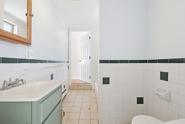 16 Patterson St, Boston, MA 02124