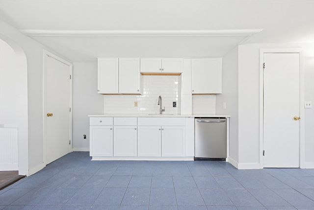 16 Patterson St, Boston, MA 02124