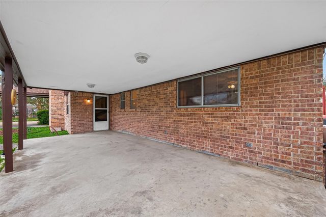 19515 Lockridge Drive, Spring, TX 77373