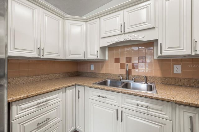 3622 E LAMBRIGHT STREET, Tampa, FL 33610