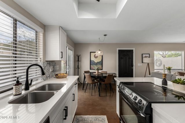 7640 N DREAMY DRAW Drive 3, Phoenix, AZ 85020