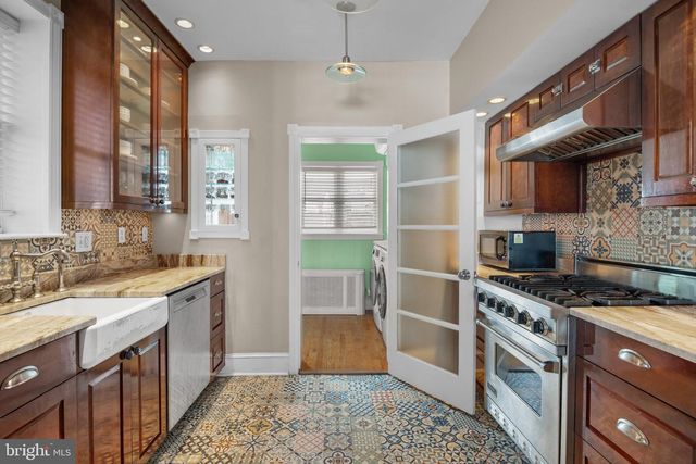 2410 S CAMAC ST, Philadelphia, PA 19148