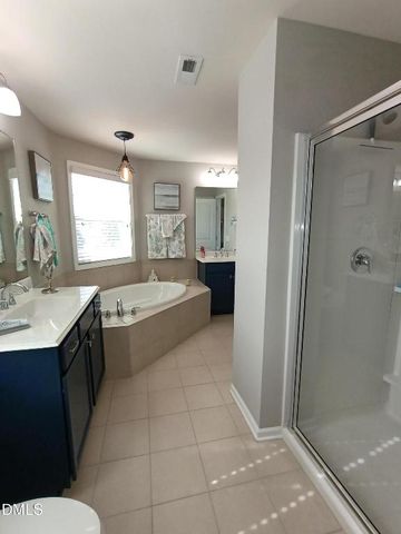 7816 Honeysuckle Bend Drive 724, Raleigh, NC 27616