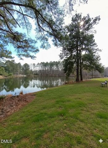 7816 Honeysuckle Bend Drive 724, Raleigh, NC 27616