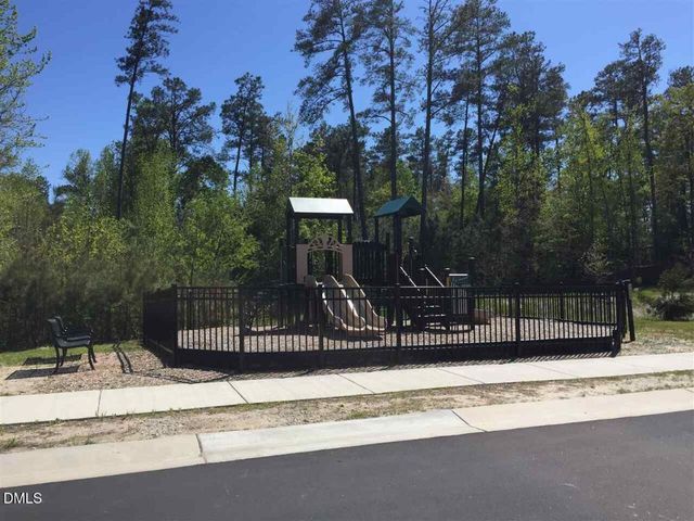 7816 Honeysuckle Bend Drive 724, Raleigh, NC 27616