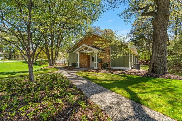 361 Scouts Hill, Holland, MI 49424