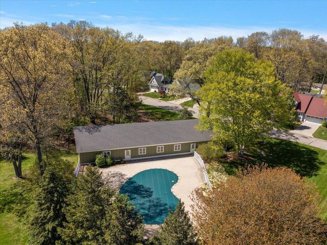 361 Scouts Hill, Holland, MI 49424