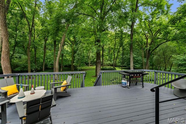109 N Ballas Road B, Kirkwood, MO 63122