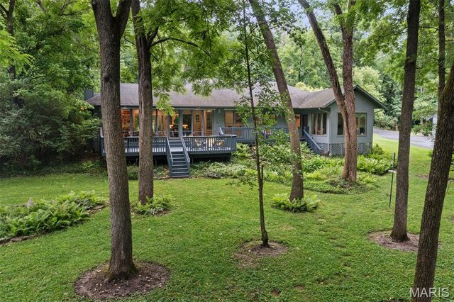 109 N Ballas Road B, Kirkwood, MO 63122