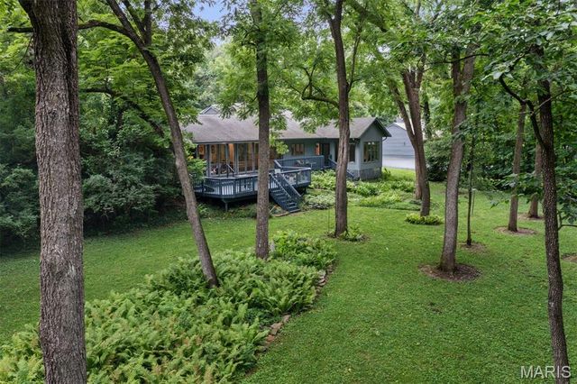 109 N Ballas Road B, Kirkwood, MO 63122