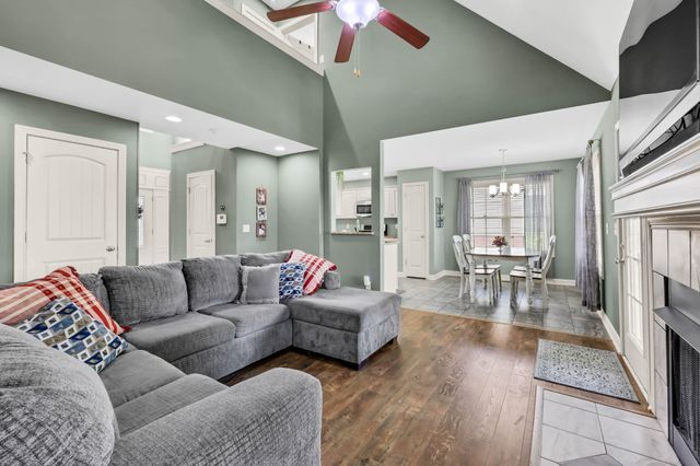 1037 Quiver Ln, Clarksville, TN 37043