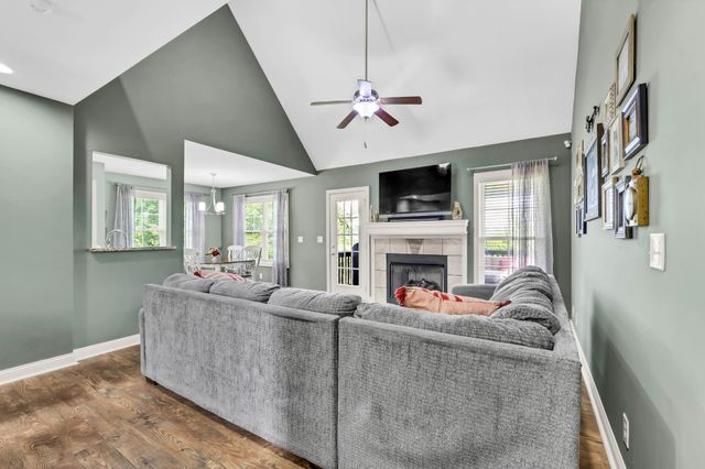 1037 Quiver Ln, Clarksville, TN 37043