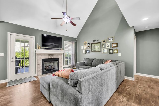 1037 Quiver Ln, Clarksville, TN 37043