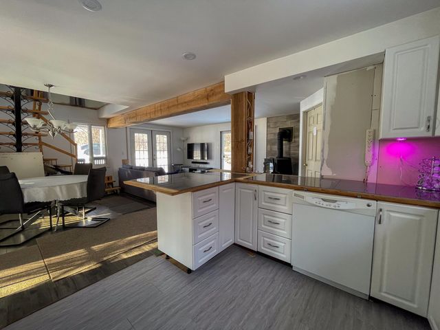 347 Route 9B, Champlain, NY 12919