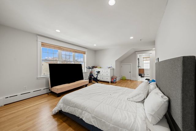 57 Lawton 2, Brookline, MA 02446