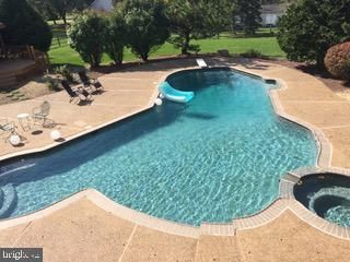 196 TWINING BRIDGE RD, Newtown, PA 18940