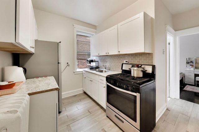 4822 W Hutchinson Street 9B, Chicago, IL 60641