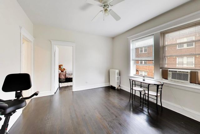 4822 W Hutchinson Street 9B, Chicago, IL 60641