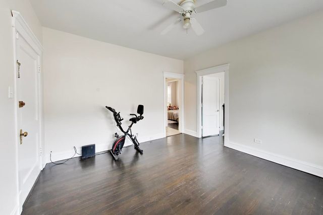 4822 W Hutchinson Street 9B, Chicago, IL 60641