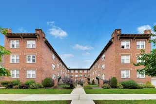 4822 W Hutchinson Street 9B, Chicago, IL 60641