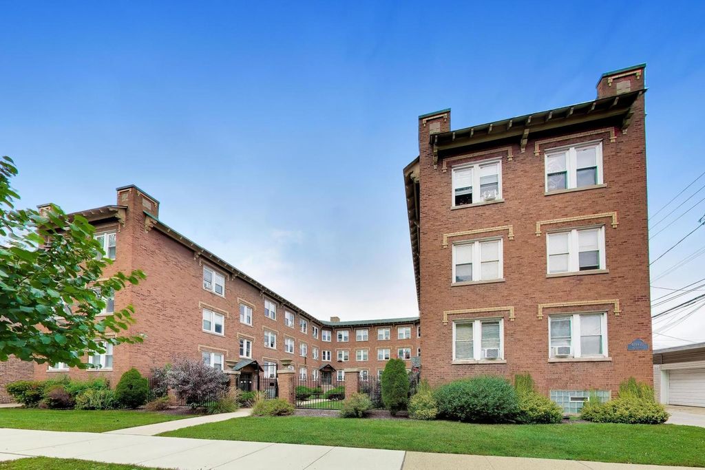 4822 W Hutchinson Street 9B, Chicago, IL 60641 — photo 2
